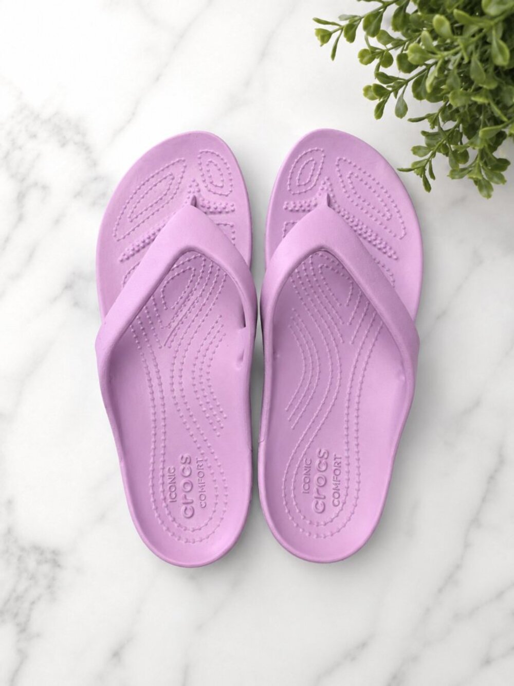 Crocs Classic Flip Flops Women's Size 8 Purple Pink Croslite Comfort Sandals